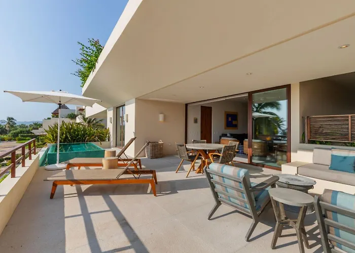 Marea Beachfront H48 Resort Zihuatanejo
