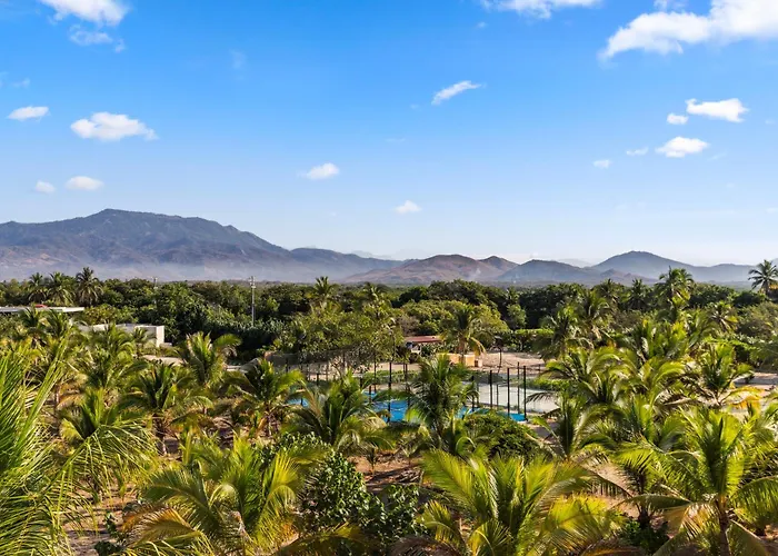 Marea Beachfront H48 Resort *